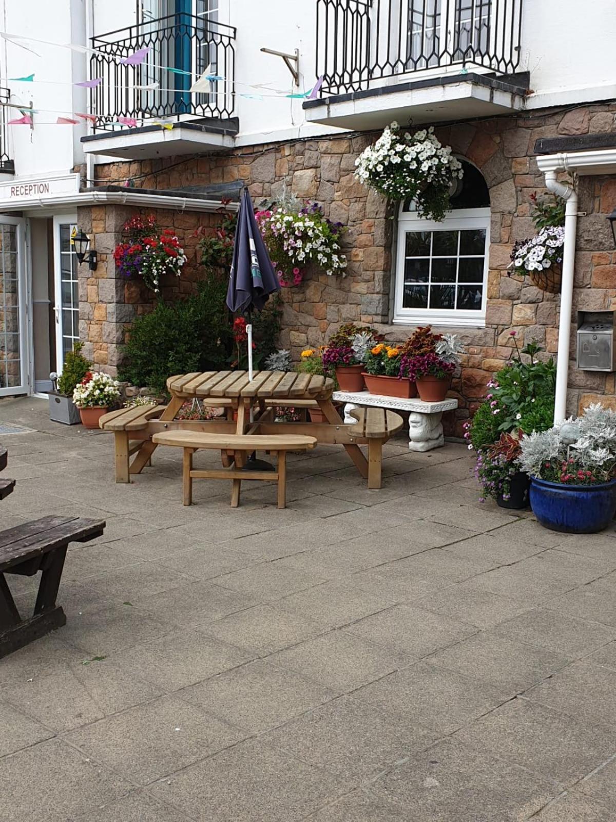 The Prince Of Wales Hotel St Ouen's 외부 사진