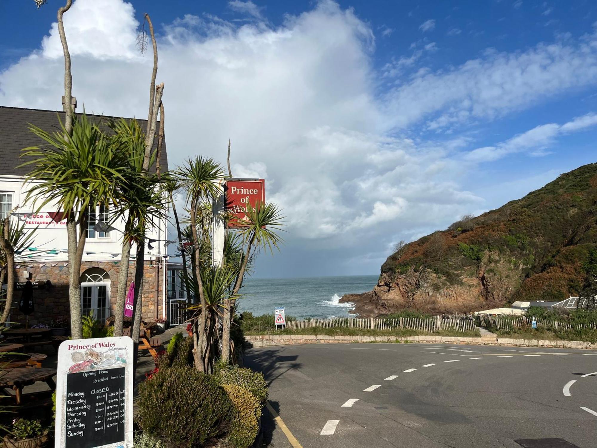 The Prince Of Wales Hotel St Ouen's 외부 사진
