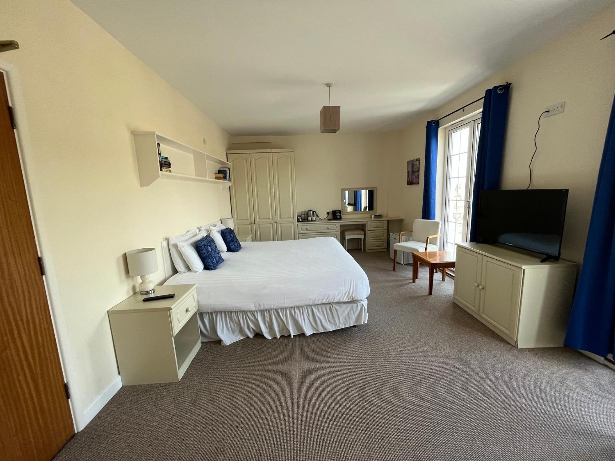 The Prince Of Wales Hotel St Ouen's 외부 사진