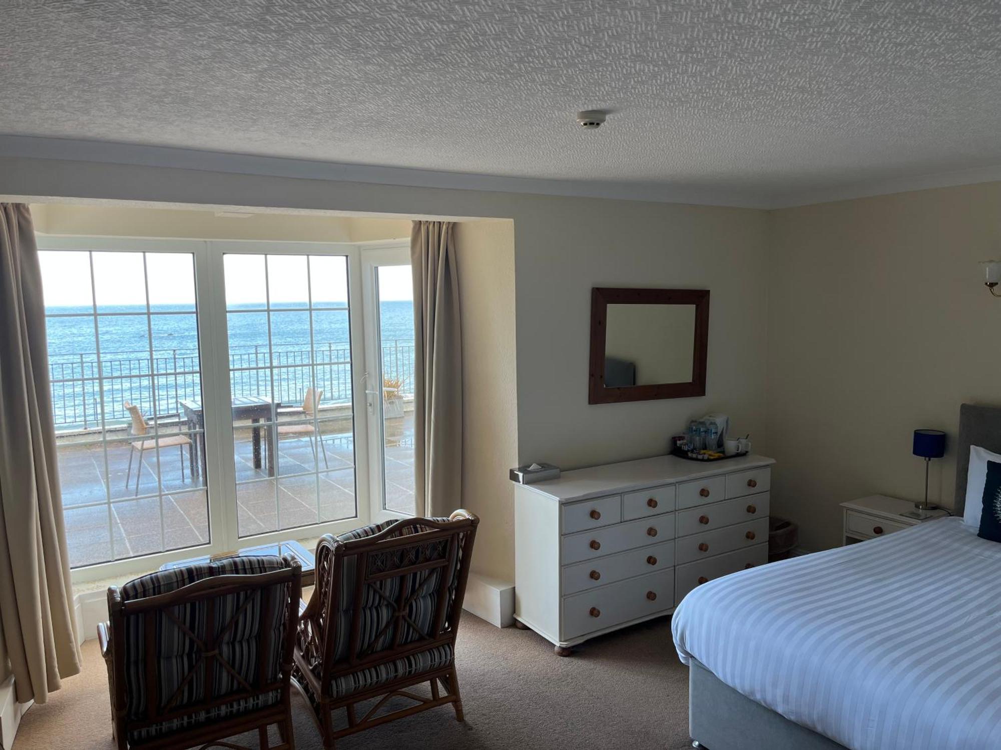 The Prince Of Wales Hotel St Ouen's 외부 사진
